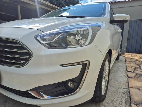 FORD KA 1.5 TI-VCT FLEX TITANIUM SEDAN AUTOMÁTICO